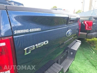 2017 Ford F-150 XLT Crew Cab Medium Bed - miniatura 28