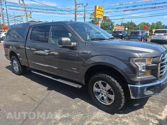 2017 Ford F-150 XLT Crew Cab Medium Bed - miniatura 4