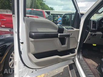 2017 Ford F-150 XLT Crew Cab Short Bed - miniatura 9