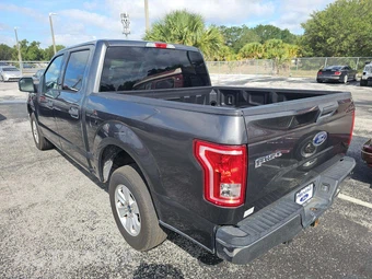 2017 Ford F-150 XLT Crew Cab Short Bed – miniatura 2