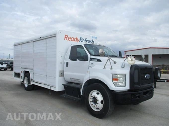 2017 Ford F-650 - miniatura 2