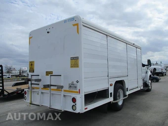 2017 Ford F-650 - miniatura 3