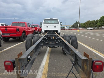 2017 Ford F-650 Base - miniatura 16