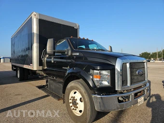 2017 Ford F-650 Base - miniatura 3