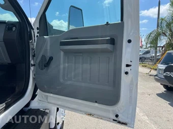 2017 Ford F-650 Chassis - miniatura 17