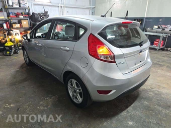 2017 Ford Fiesta SE Hatchback - miniatura 2