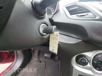 2017 Ford Fiesta SE Hatchback – miniatura 8