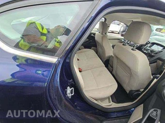 2017 Ford Focus Electric Hatchback – miniatura 16