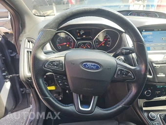 2017 Ford Focus RS Hatchback - miniatura 10