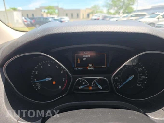2017 Ford Focus S Sedan – miniatura 9