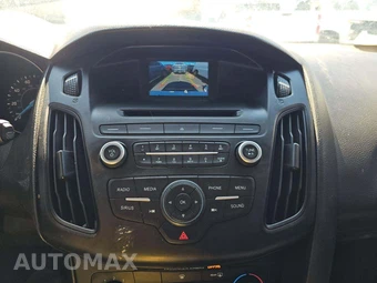 2017 Ford Focus SE Hatchback - miniatura 10