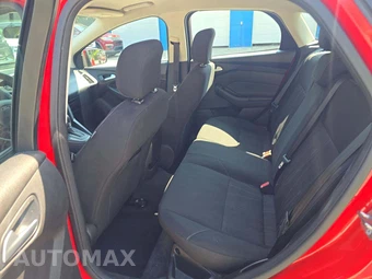 2017 Ford Focus SE Hatchback – miniatura 10