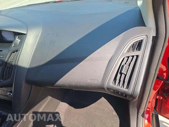 2017 Ford Focus SE Hatchback – miniatura 16