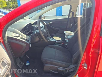 2017 Ford Focus SE Hatchback – miniatura 3