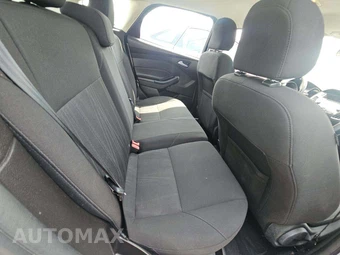 2017 Ford Focus SE Hatchback – miniatura 16