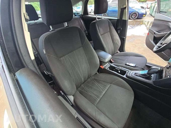 2017 Ford Focus SE Hatchback – miniatura 18