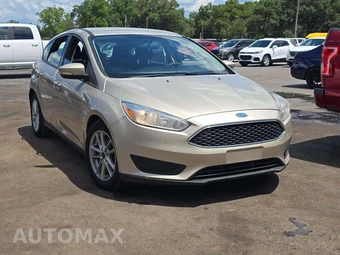 2017 Ford Focus SE Hatchback – miniatura 4