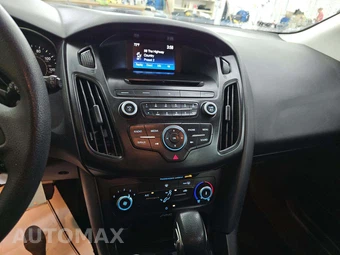 2017 Ford Focus SE Hatchback - miniatura 10