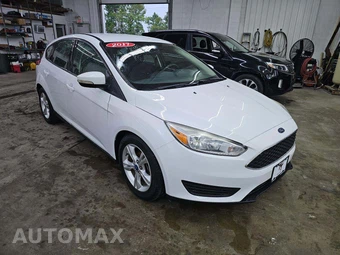 2017 Ford Focus SE Hatchback - miniatura 4