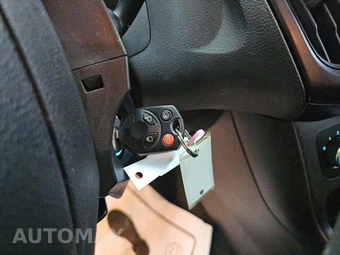 2017 Ford Focus SE Hatchback - miniatura 8