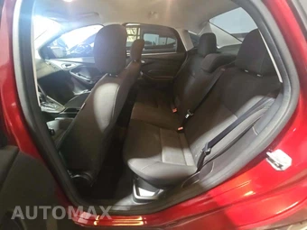 2017 Ford Focus SE Sedan - miniatura 13