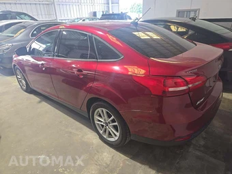 2017 Ford Focus SE Sedan - miniatura 2