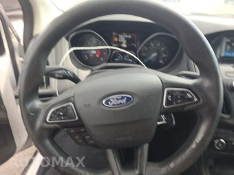 2017 Ford Focus SE Sedan – miniatura 10