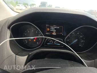 2017 Ford Focus SE Sedan – miniatura 12