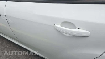 2017 Ford Focus SE Sedan – miniatura 25