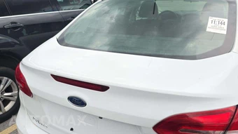 2017 Ford Focus SE Sedan – miniatura 26
