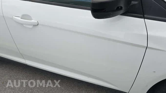2017 Ford Focus SE Sedan – miniatura 35
