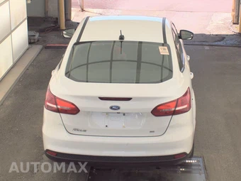 2017 Ford Focus SE Sedan – miniatura 5
