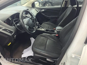 2017 Ford Focus SE Sedan – miniatura 7