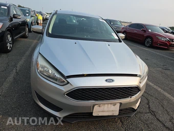 2017 Ford Focus SE Sedan - miniatura 2