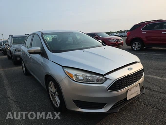 2017 Ford Focus SE Sedan - miniatura 3