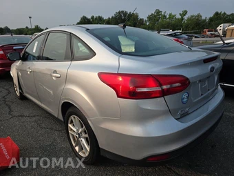 2017 Ford Focus SE Sedan - miniatura 6