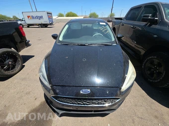 2017 Ford Focus SE Sedan - miniatura 2