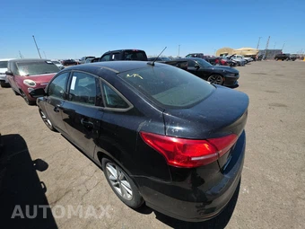 2017 Ford Focus SE Sedan - miniatura 6