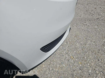2017 Ford Focus SE Sedan - miniatura 18