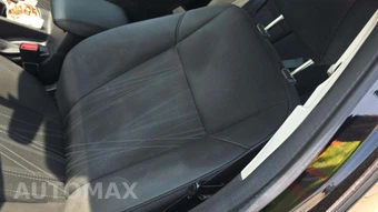 2017 Ford Focus SE Sedan – miniatura 26