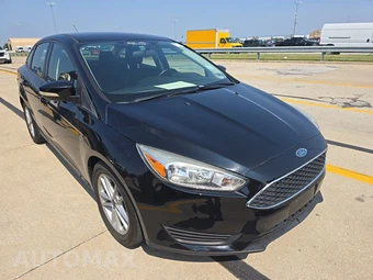 2017 Ford Focus SE Sedan – miniatura 3
