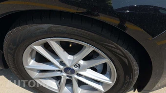 2017 Ford Focus SE Sedan – miniatura 38