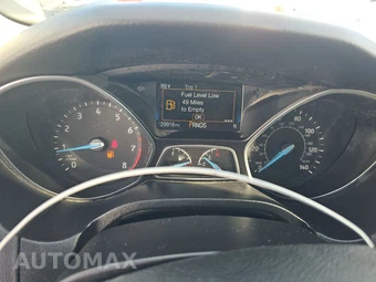 2017 Ford Focus SE Sedan - miniatura 12