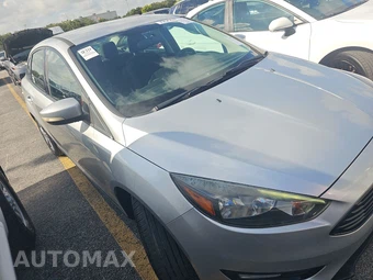 2017 Ford Focus SE Sedan - miniatura 3