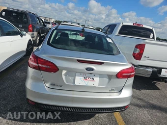 2017 Ford Focus SE Sedan - miniatura 5