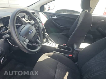 2017 Ford Focus SE Sedan - miniatura 7