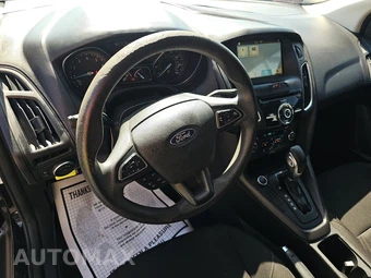 2017 Ford Focus SEL Hatchback – miniatura 11