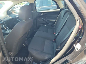 2017 Ford Focus SEL Hatchback – miniatura 13