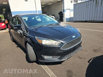 2017 Ford Focus SEL Hatchback – miniatura 3