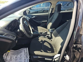 2017 Ford Focus SEL Hatchback – miniatura 7